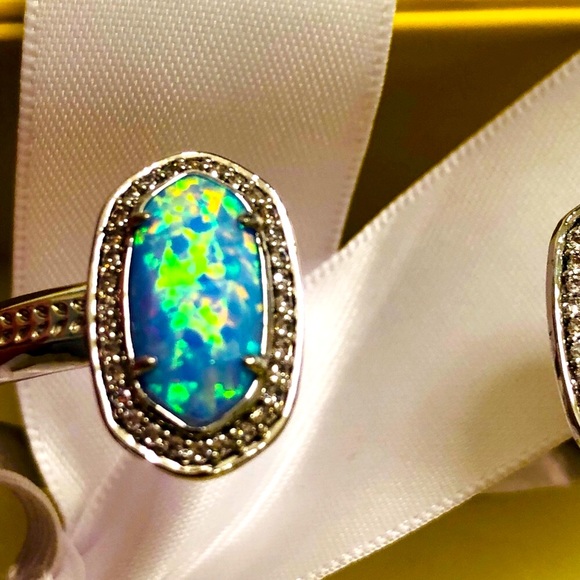 NWOT RARE & Retired Kendra Scott Erica Bracelet Ice Blue Opal & Silver GORGEOUS! - Picture 10 of 13